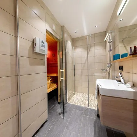 Chalet Neukirchen With Sauna, Balcony Neukirchen am Großvenediger