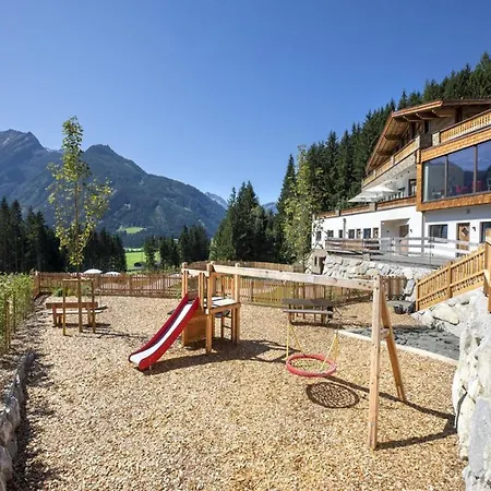 בקתה Neukirchen With Sauna, Balcony